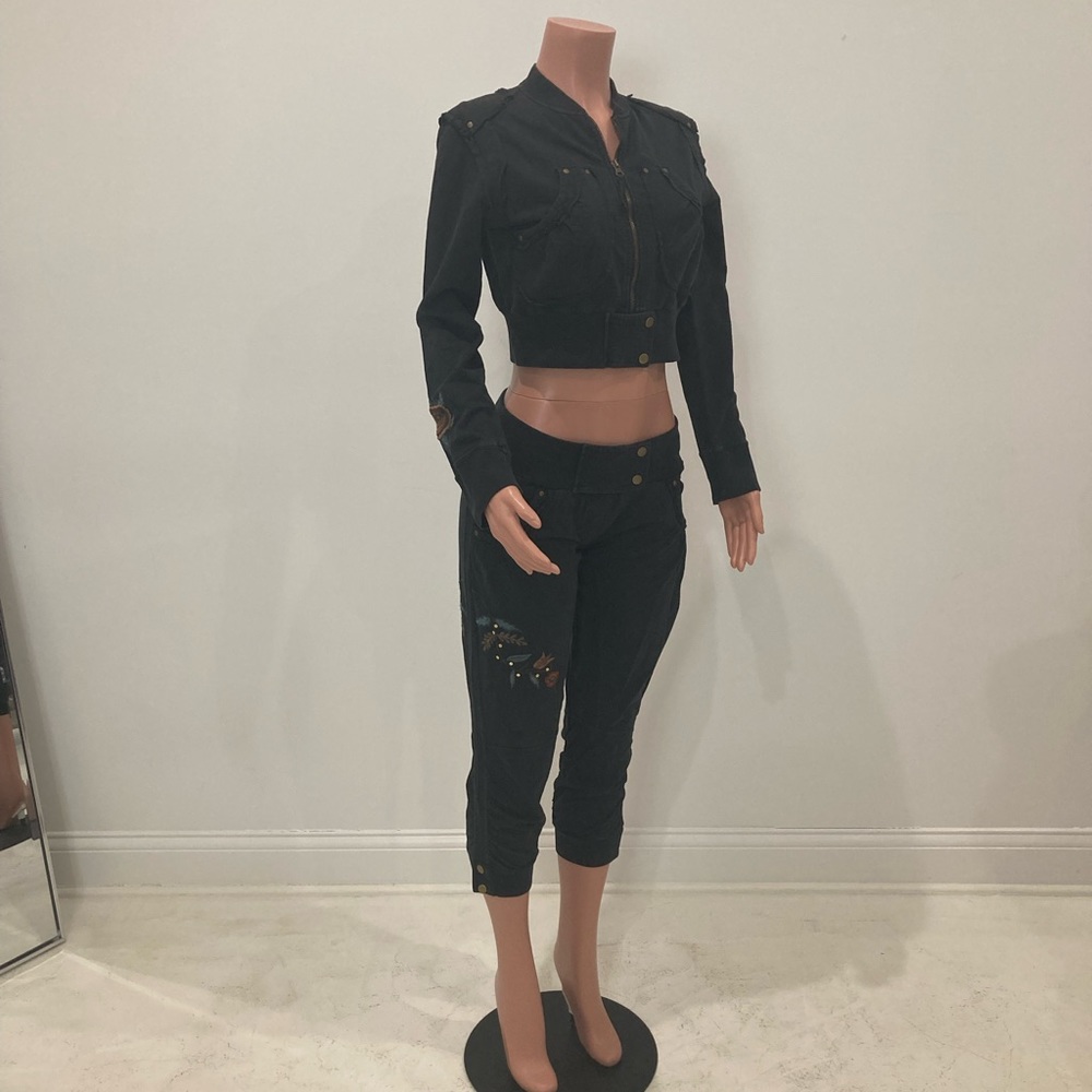 Tokyo Denim Bank ~ Black Embroidered Zip Up Jogging Suit Medium